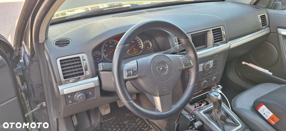 Opel Vectra 1.9 CDTI Cosmo - 11