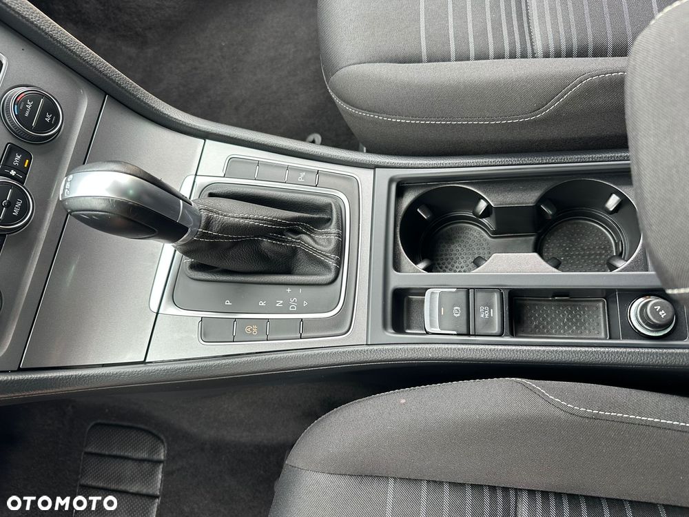 Volkswagen Golf 1.4 TSI BlueMotion Technology DSG Lounge - 14