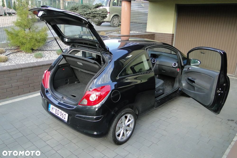 Opel Corsa 1.4 16V Edition - 14