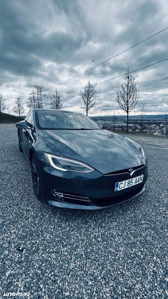 Tesla Model S - 9