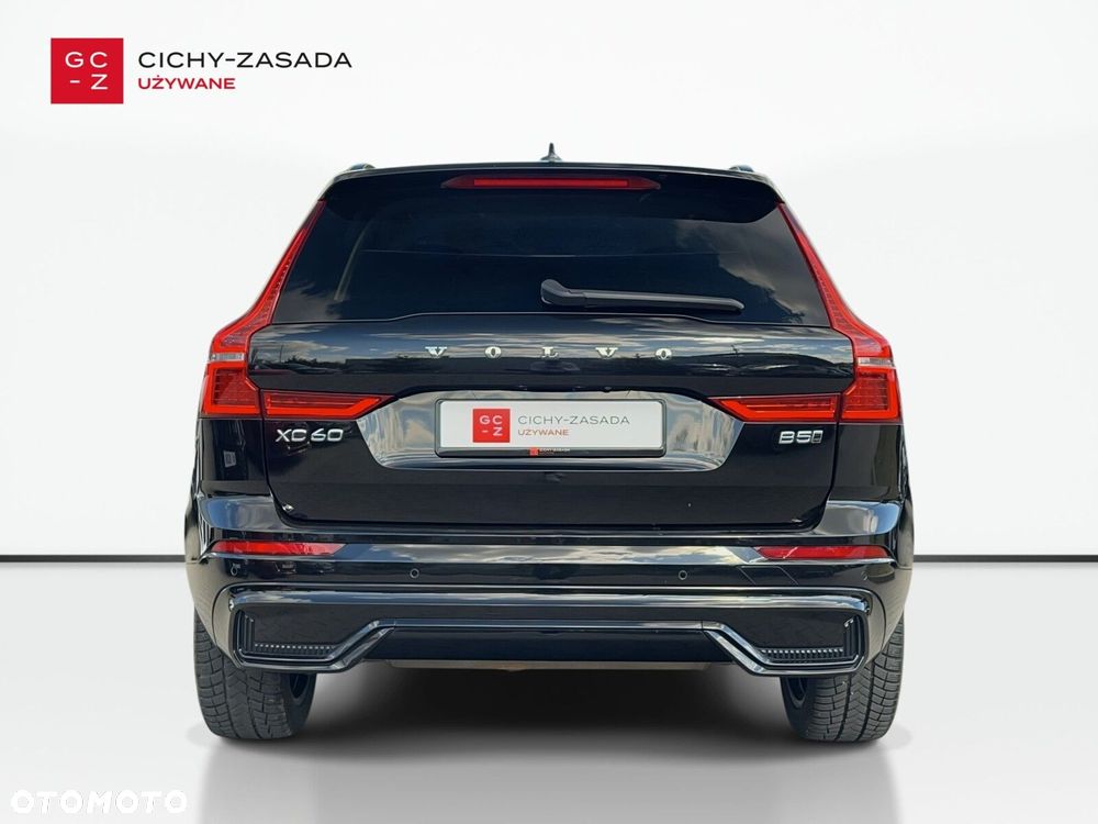 Volvo XC 60 B5 B AWD Plus Dark - 5