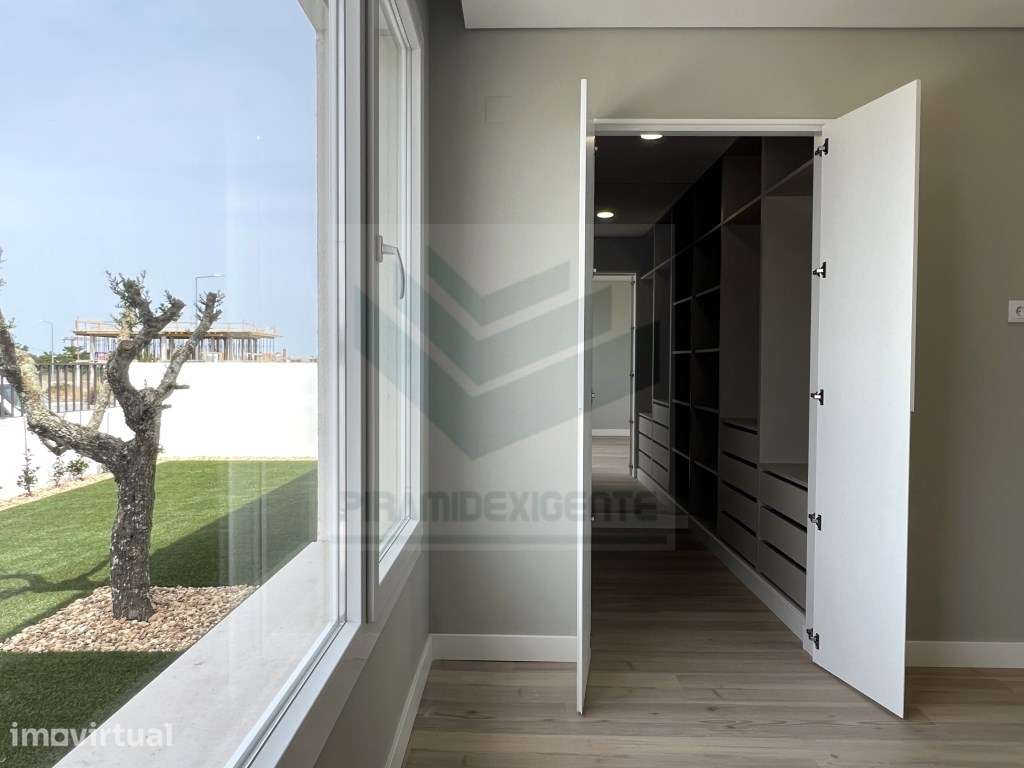Moradia Isolada NOVA! Piscina Lavandaria Boas Áreas, Azeitão - Grande imagem: 2/18