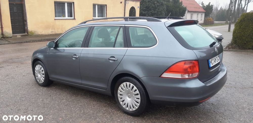 Volkswagen Golf - 10