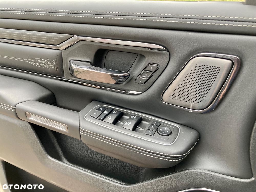 RAM 1500 5.7 Crew Cab Limited - 28