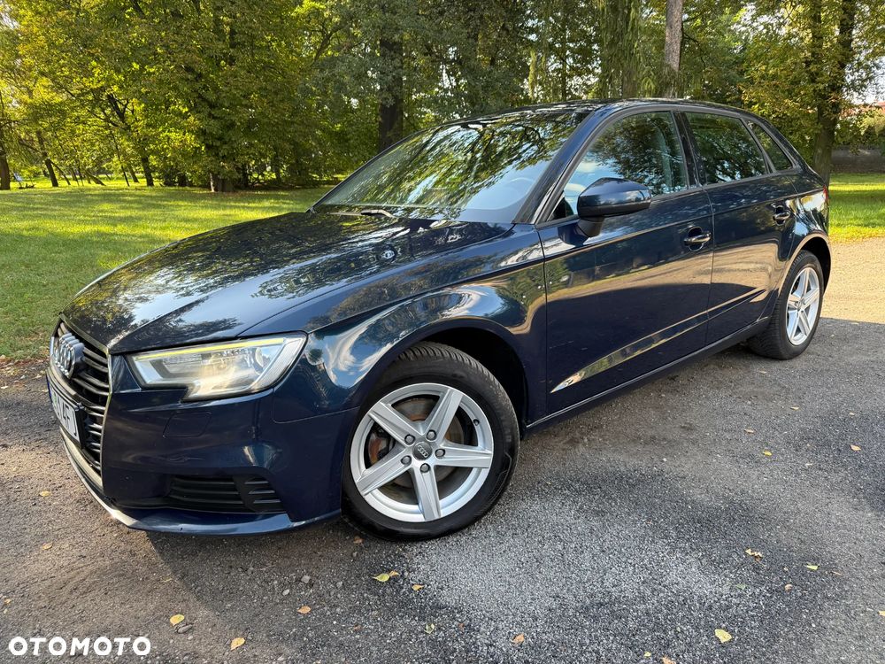 Audi A3 Sportback - 1