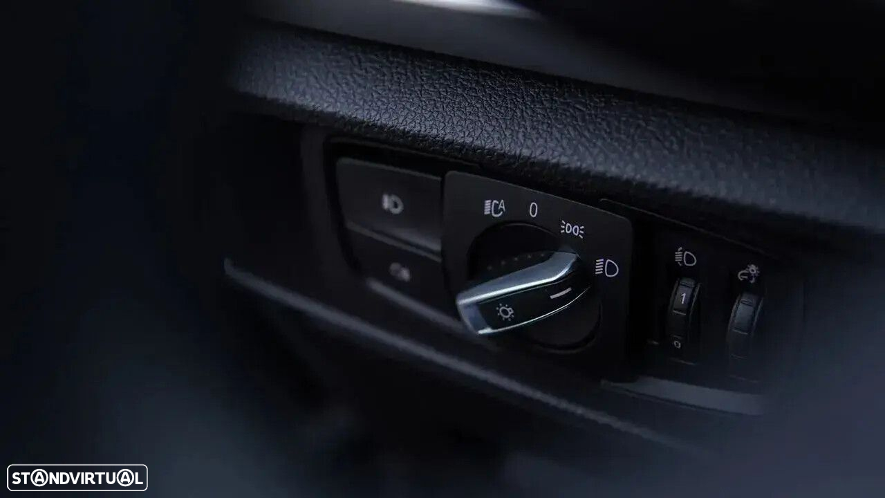 BMW 118 d Line Urban - 35
