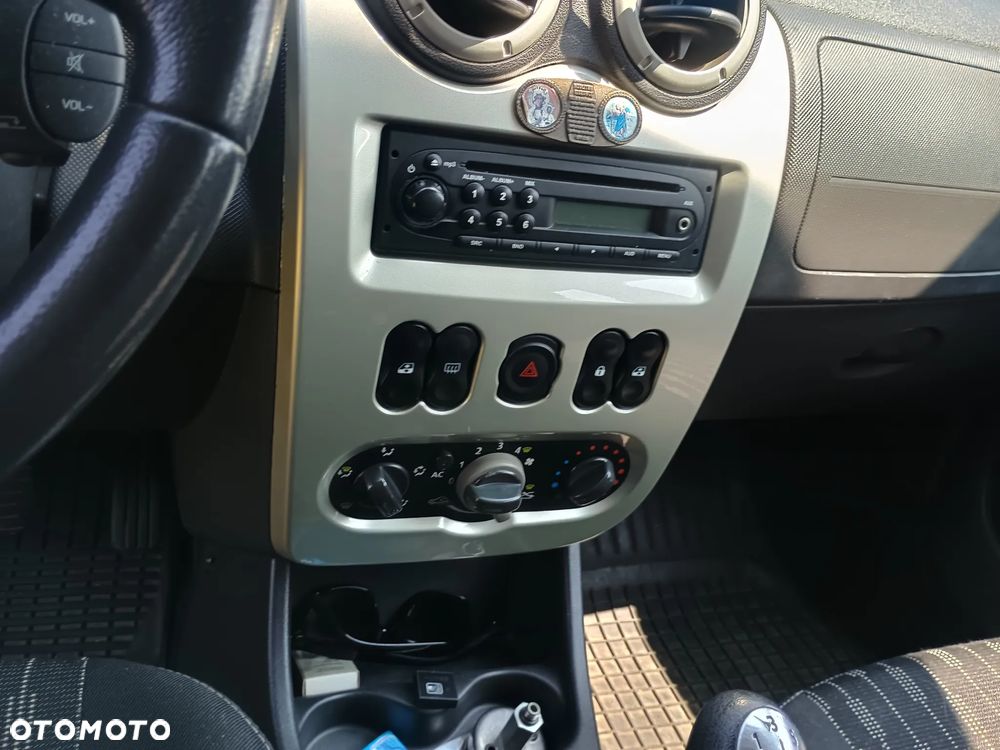 Dacia Sandero - 5