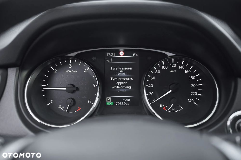 Nissan X-Trail 1.6 DCi Tekna 2WD Xtronic 7os - 28