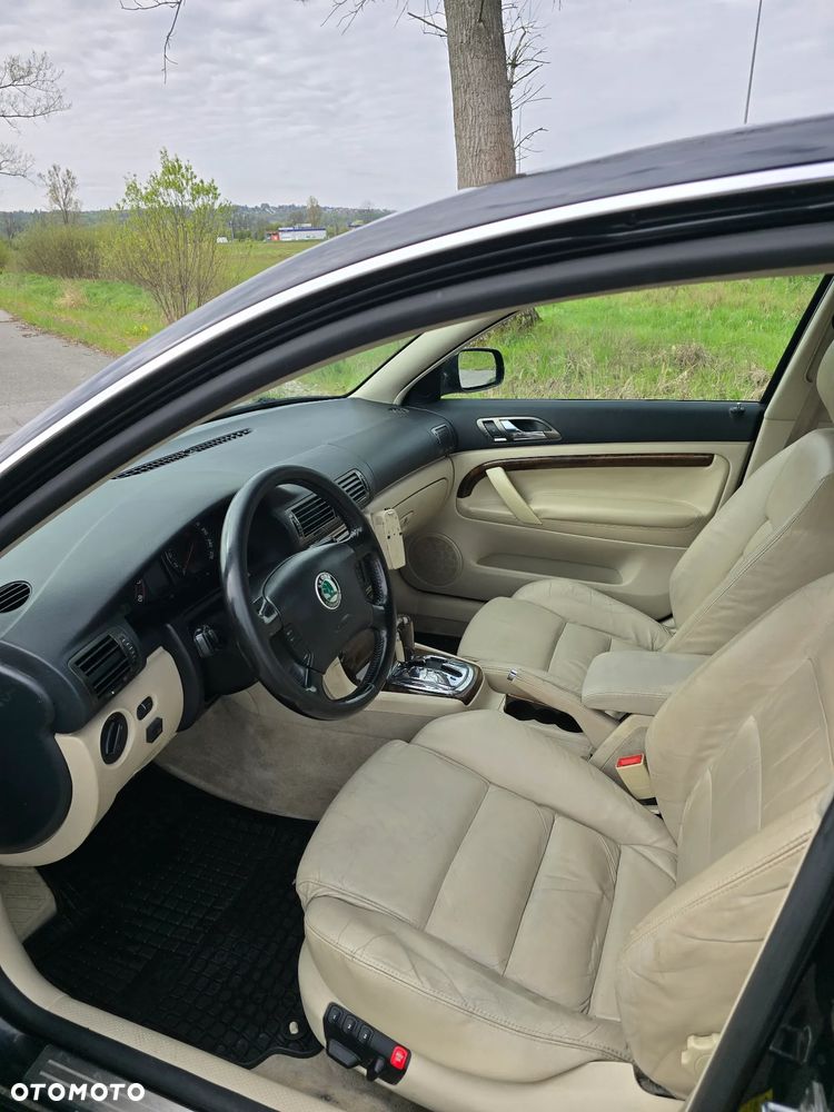 Skoda Superb 2.8 V6 Automatik Elegance - 9