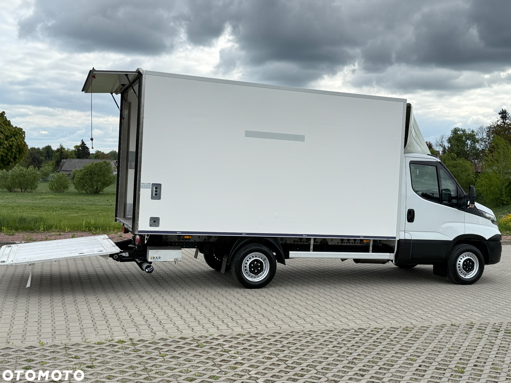 Iveco DAILY 35-160 160KM Hi Matic *Resor+Poduszka* 8 E.Palet Kontener * Izoterma +Winda 750KG BOGATA Opcja Wyposażenia!!! - 30