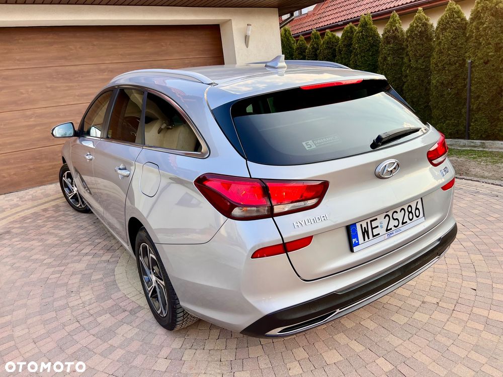 Hyundai i30 1.6 D Comfort - 23