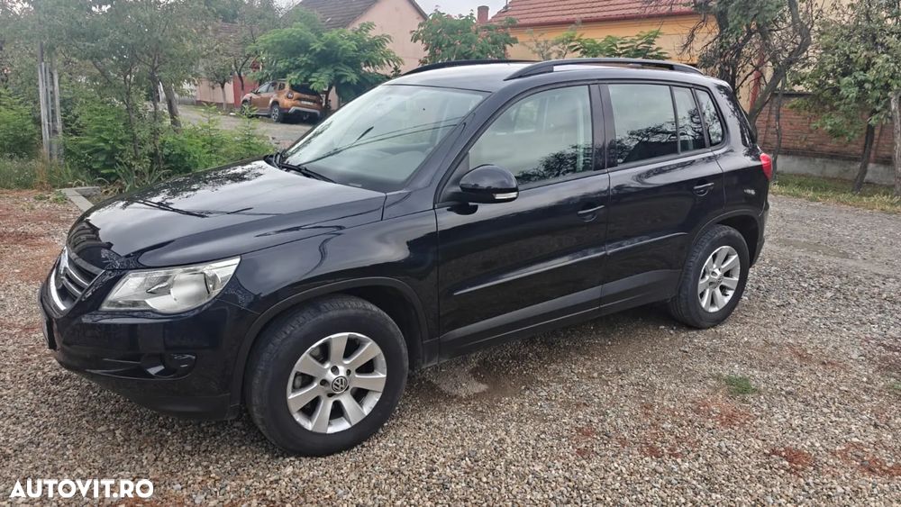 Volkswagen Tiguan - 1