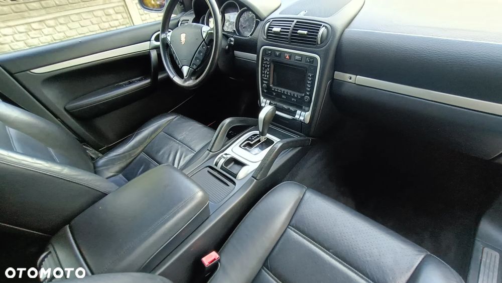 Porsche Cayenne - 7