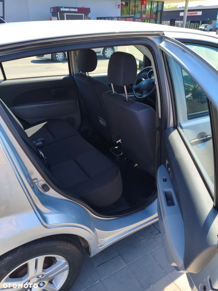 Daihatsu Sirion 1.0 - 10