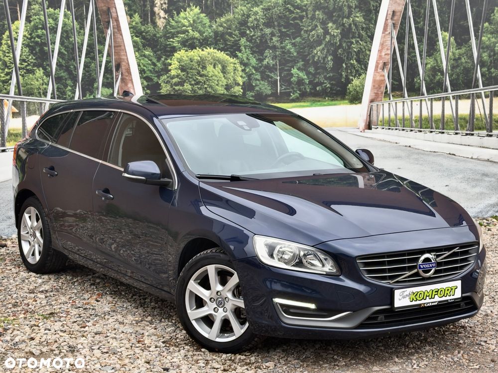 Volvo V60 D5 AWD Geartronic - 4
