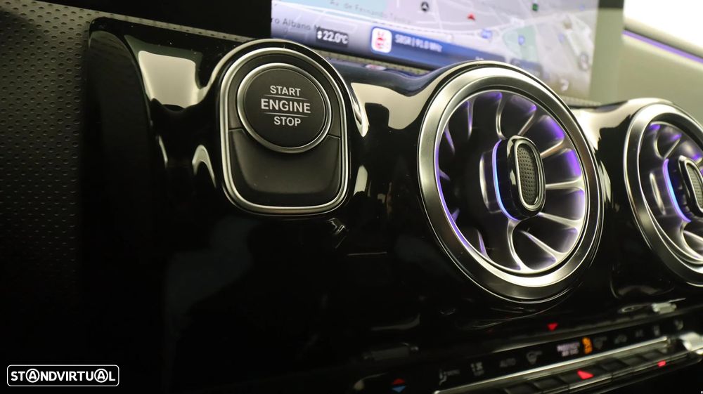 Mercedes-Benz A 250 Limousine e AMG Line - 21