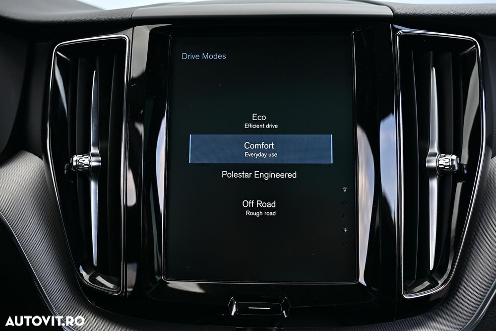 Volvo XC 60 T6 AWD Geartronic RDesign - 40