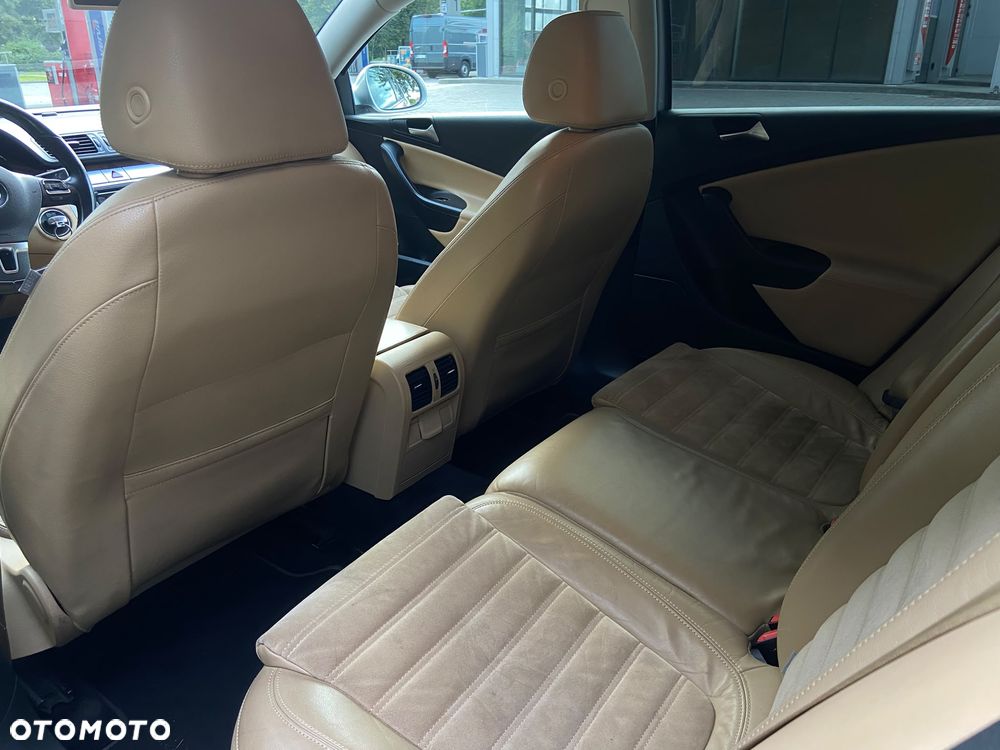 Volkswagen Passat 2.0 TDI Highline - 15