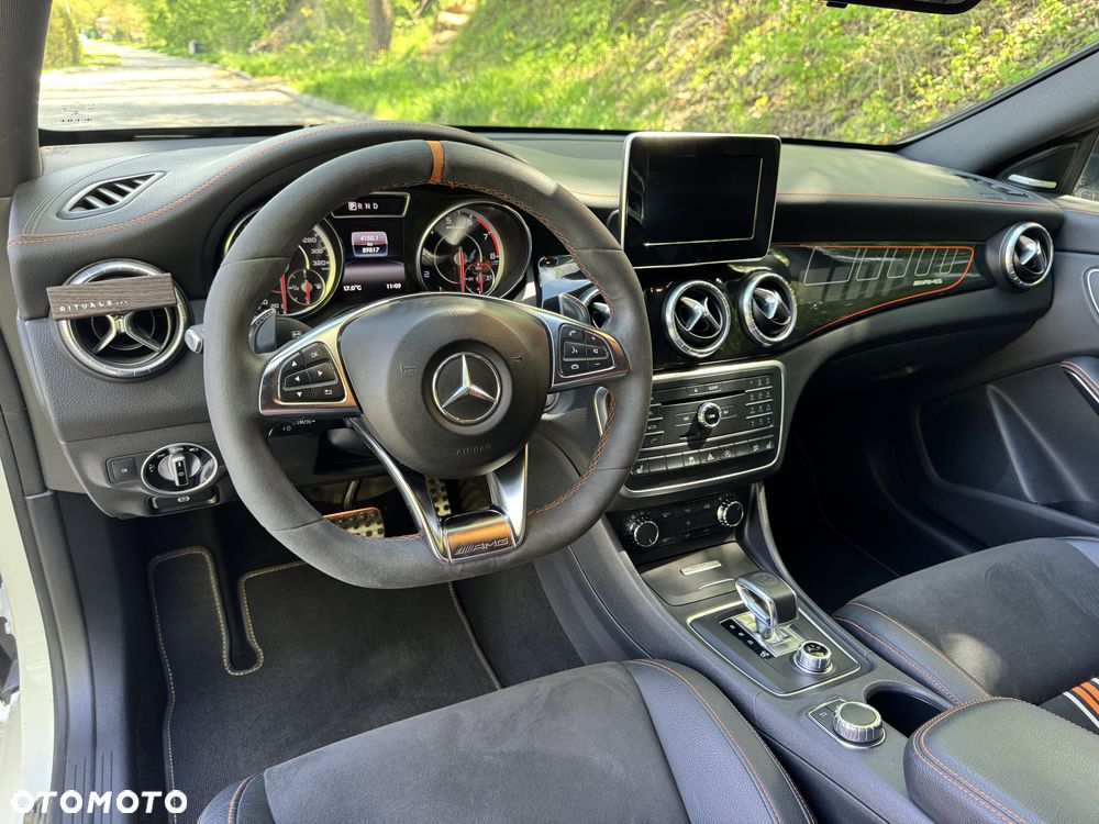 Mercedes-Benz CLA AMG 45 4-Matic - 32