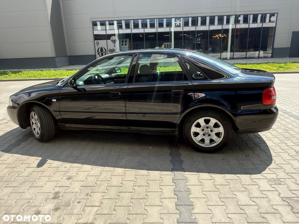 Audi A4 Limousine - 5