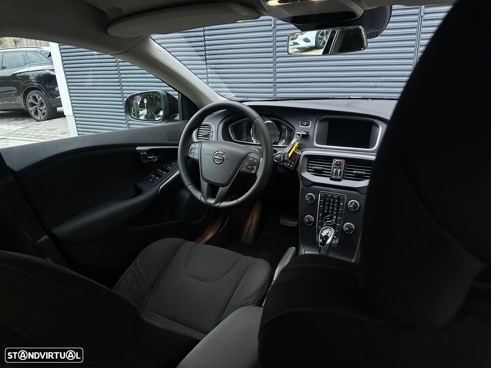 Volvo V40 Cross Country 1.5 T3 Momentum Geartronic - 12