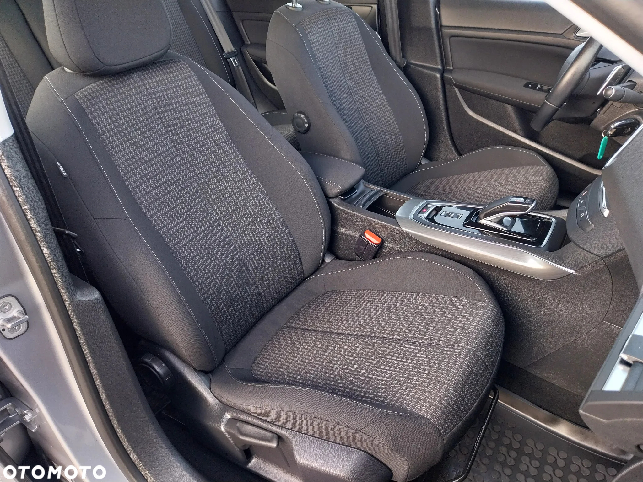 Peugeot 308 1.2 PureTech GPF Active Pack Business S&S EAT8 - 38