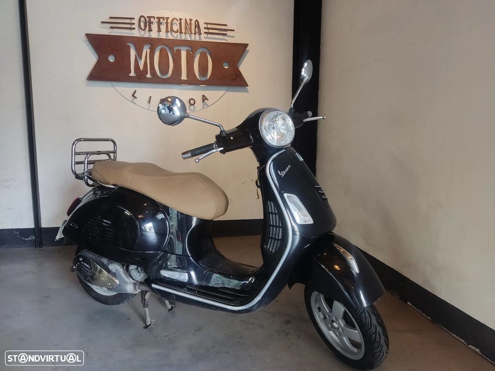 Vespa GTS Super 300 - 1