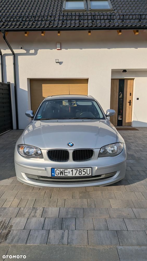 BMW Seria 1 2009 photo 2