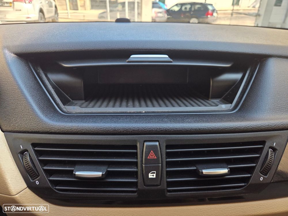 BMW X1 18 d sDrive - 19