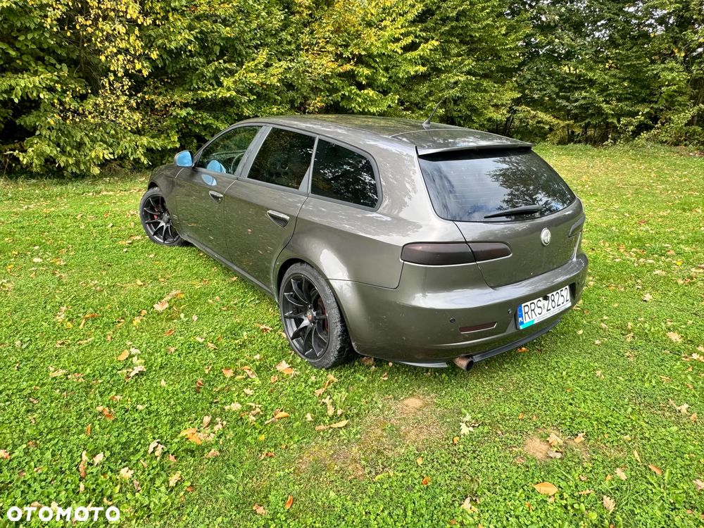 Alfa Romeo 159 2007 photo 4
