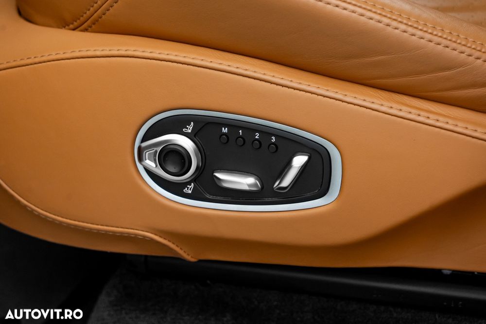 Aston Martin DBX - 16