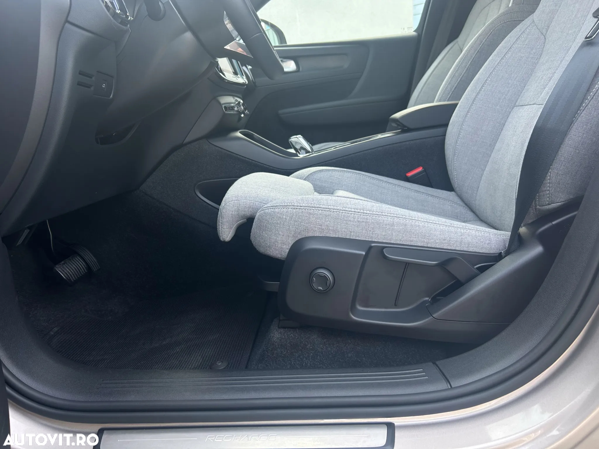 Volvo XC 40 Recharge Twin Motor AWD Plus - 18