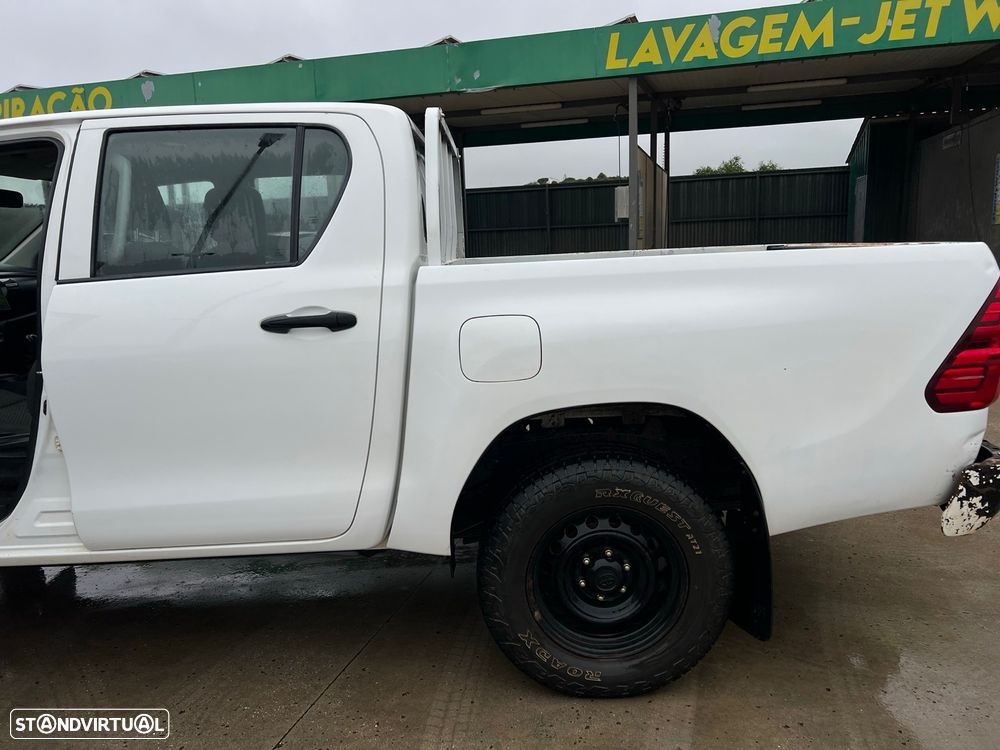 Toyota Hilux - 8