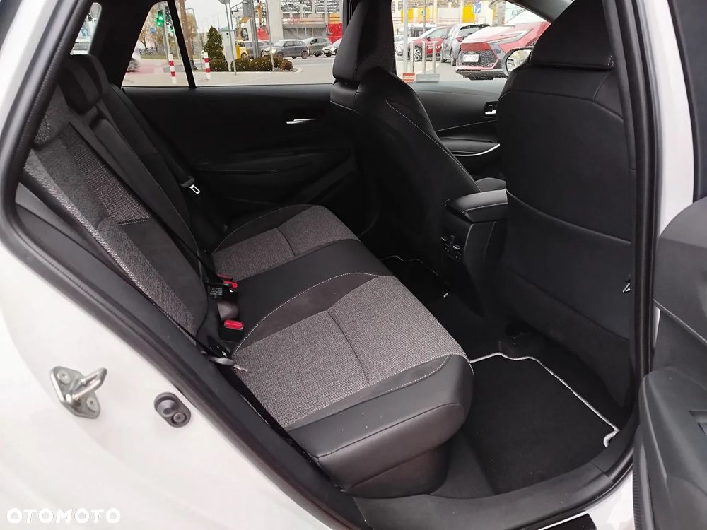 Toyota Corolla 2.0 Hybrid Style - 16
