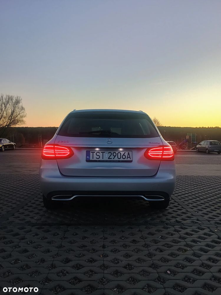 Mercedes-Benz Klasa C 200 4Matic 9G-TRONIC Avantgarde - 21