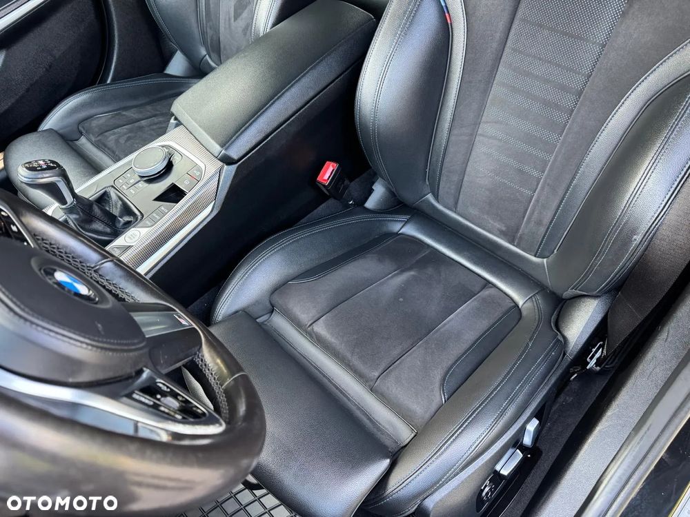 BMW Seria 3 318d Edition M Sport Shadow - 26