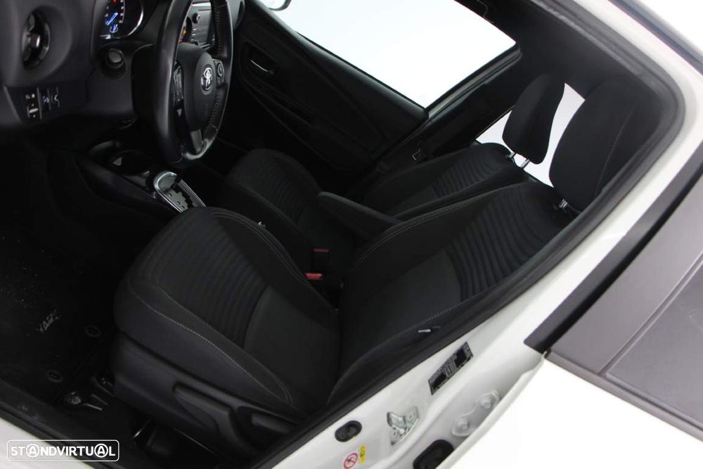 Toyota Yaris 1.5 HSD Square Collec.White - 8