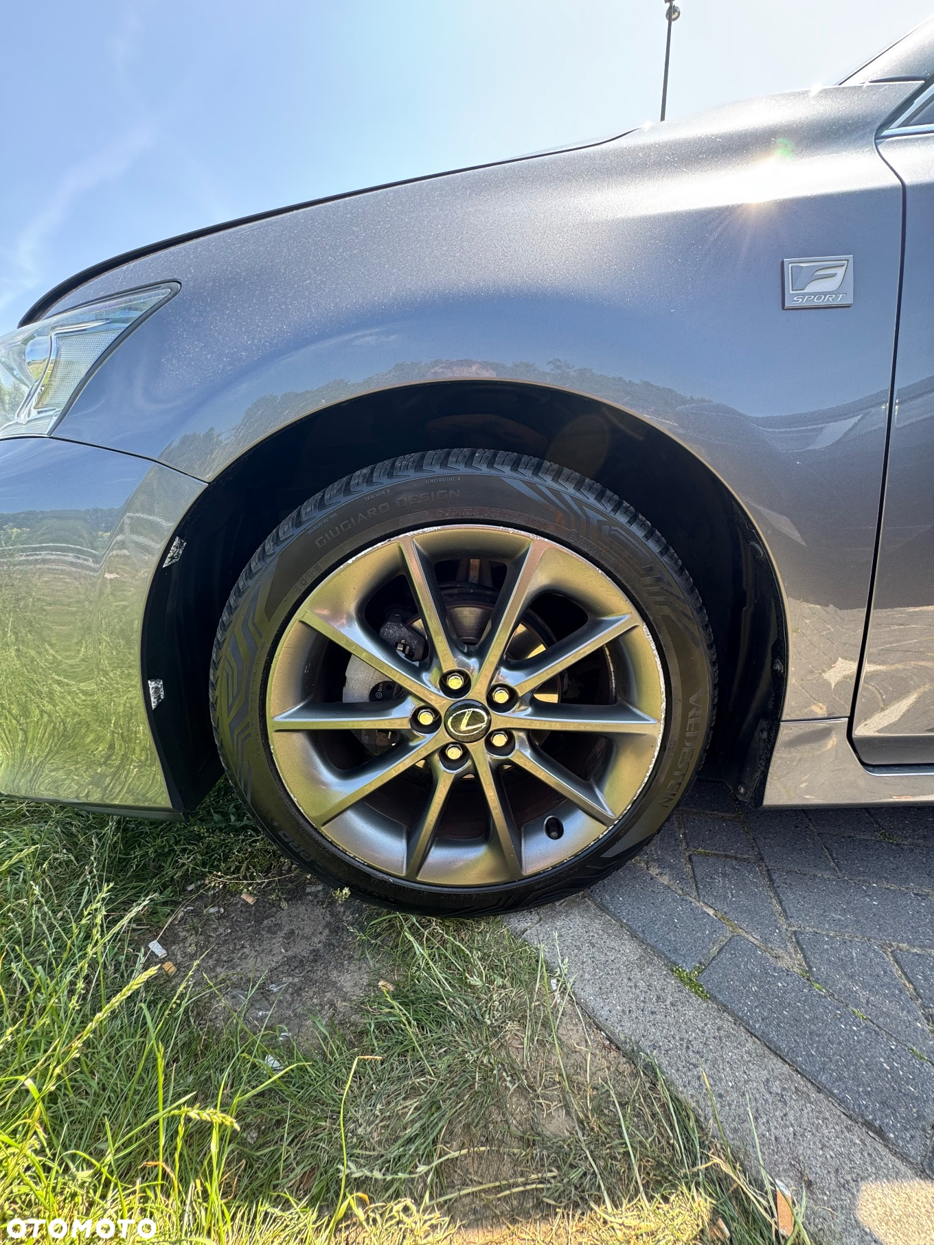 Lexus CT - 12