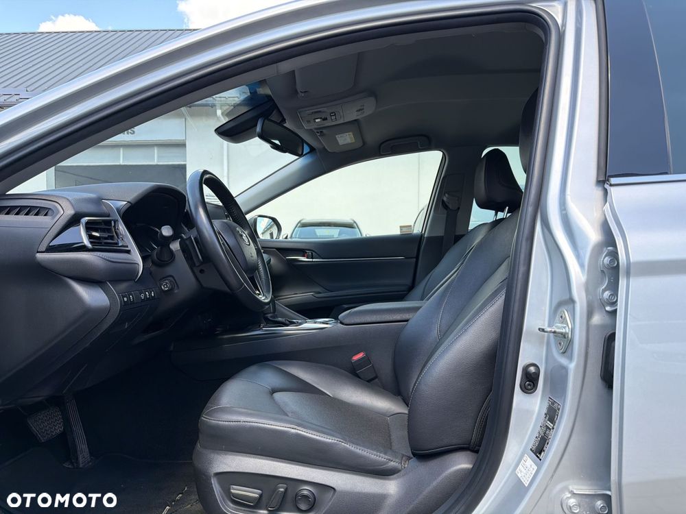 Toyota Camry 2.5 Hybrid Executive CVT - 9