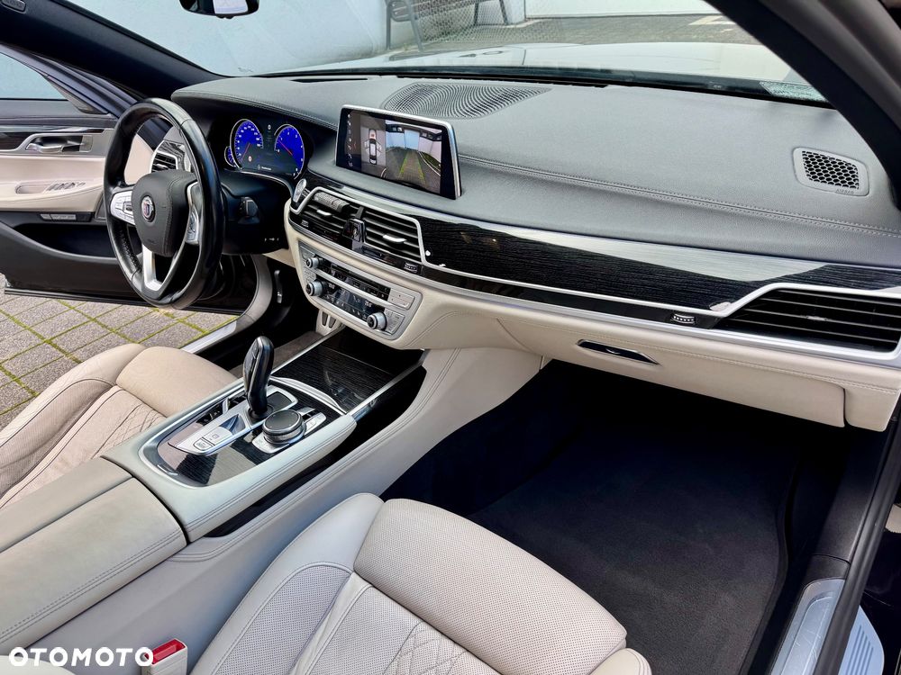 BMW Seria 7 740d xDrive - 24