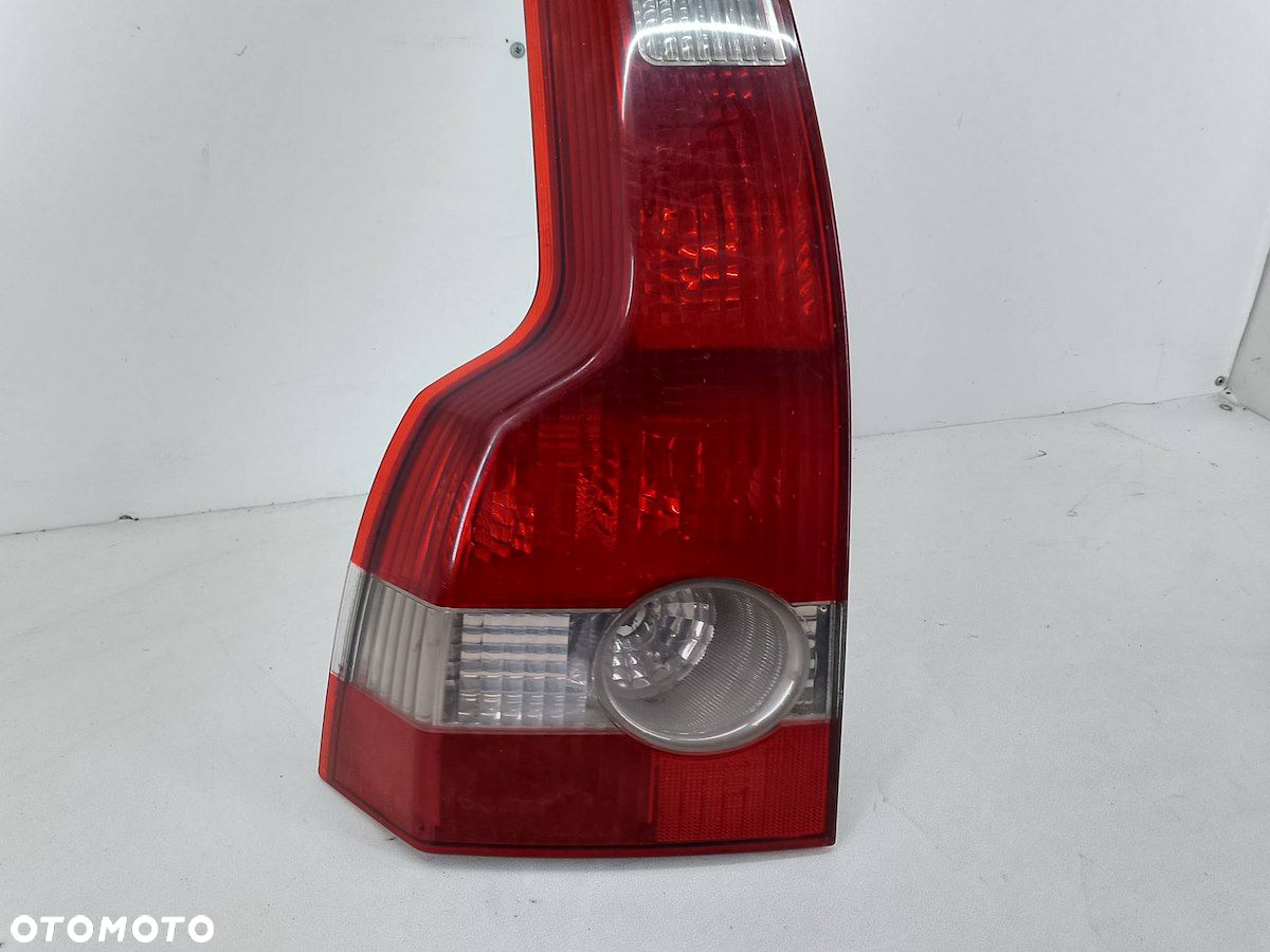 LAMPA TYLNA LEWA VOLVO V50 30698918   KOMBI - 2