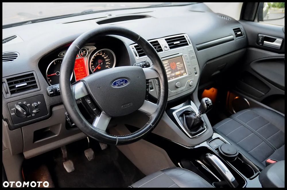 Ford Kuga 2.0 TDCi 4x4 Titanium - 24