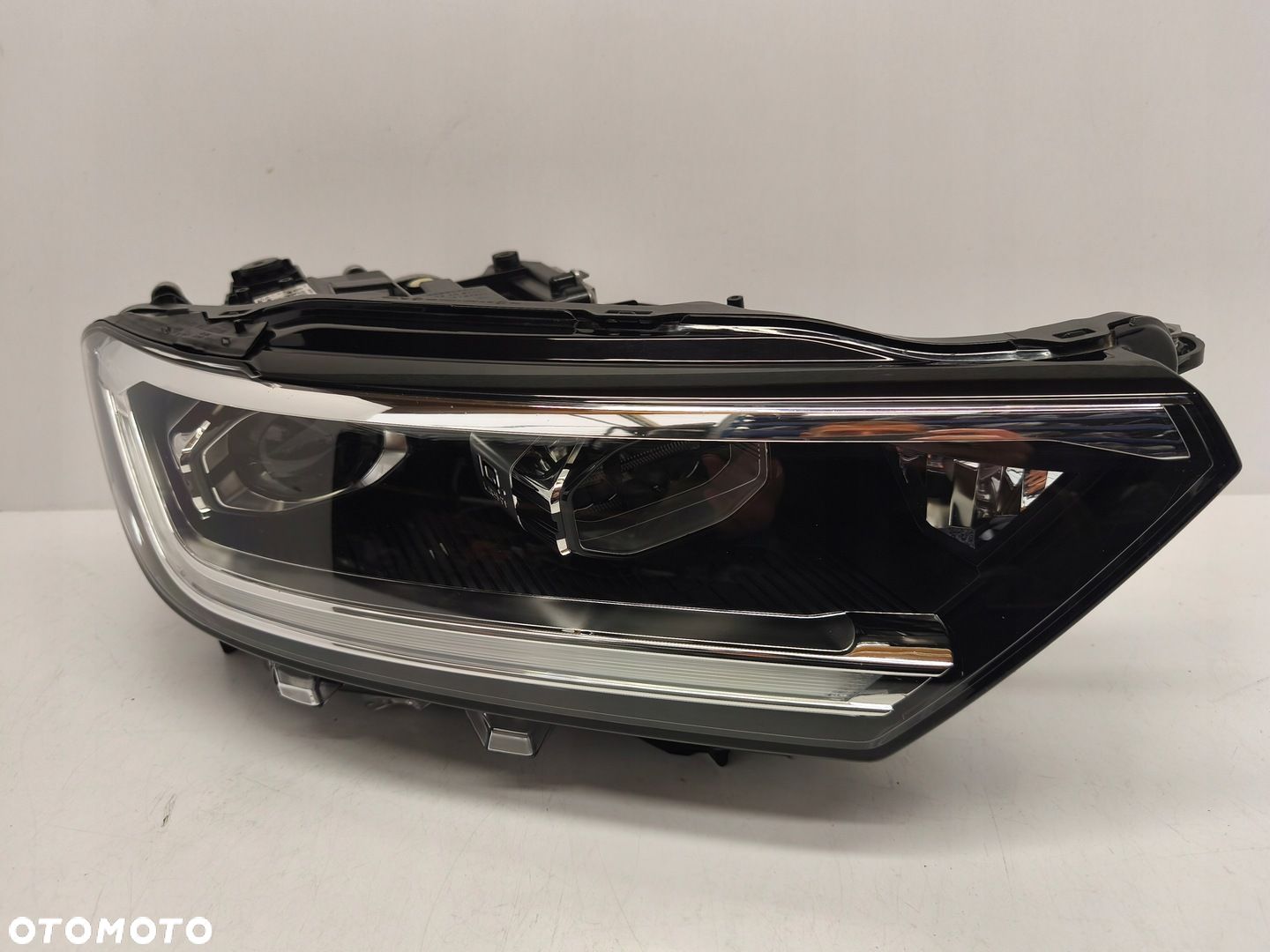LAMPA PRAWA FULL LED T-ROC LIFT 2GA941036AD - 1