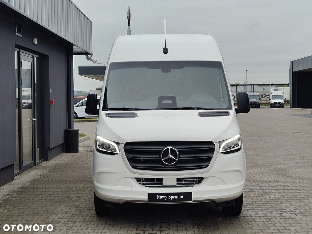 Mercedes-Benz Sprinter - 4