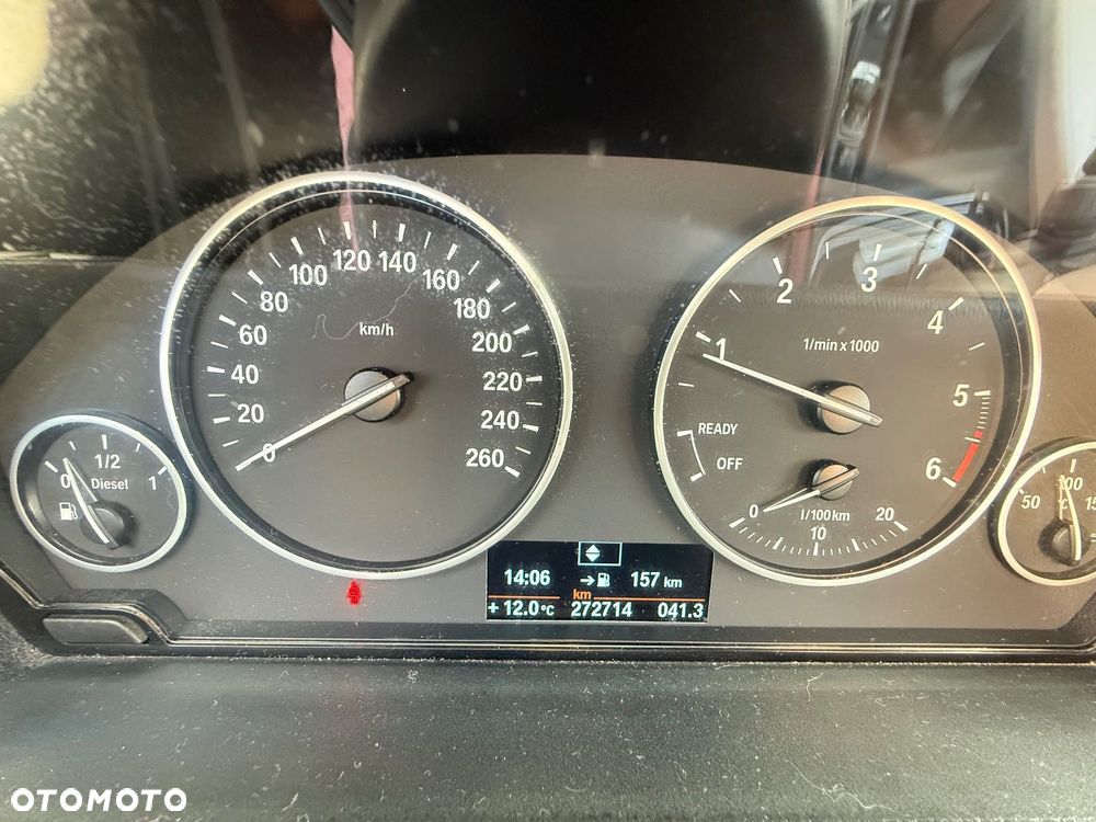 BMW Seria 3 318d xDrive - 11