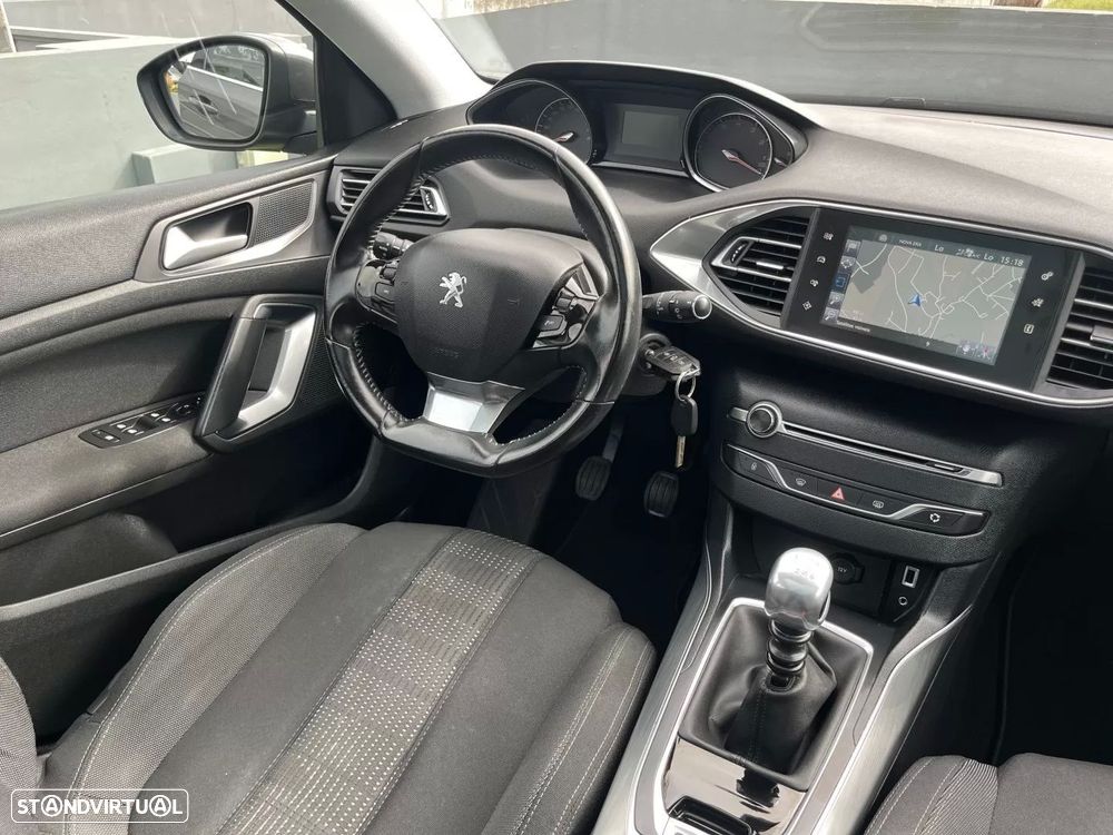 Peugeot 308 SW 1.2 PureTech Allure Full LED - 28