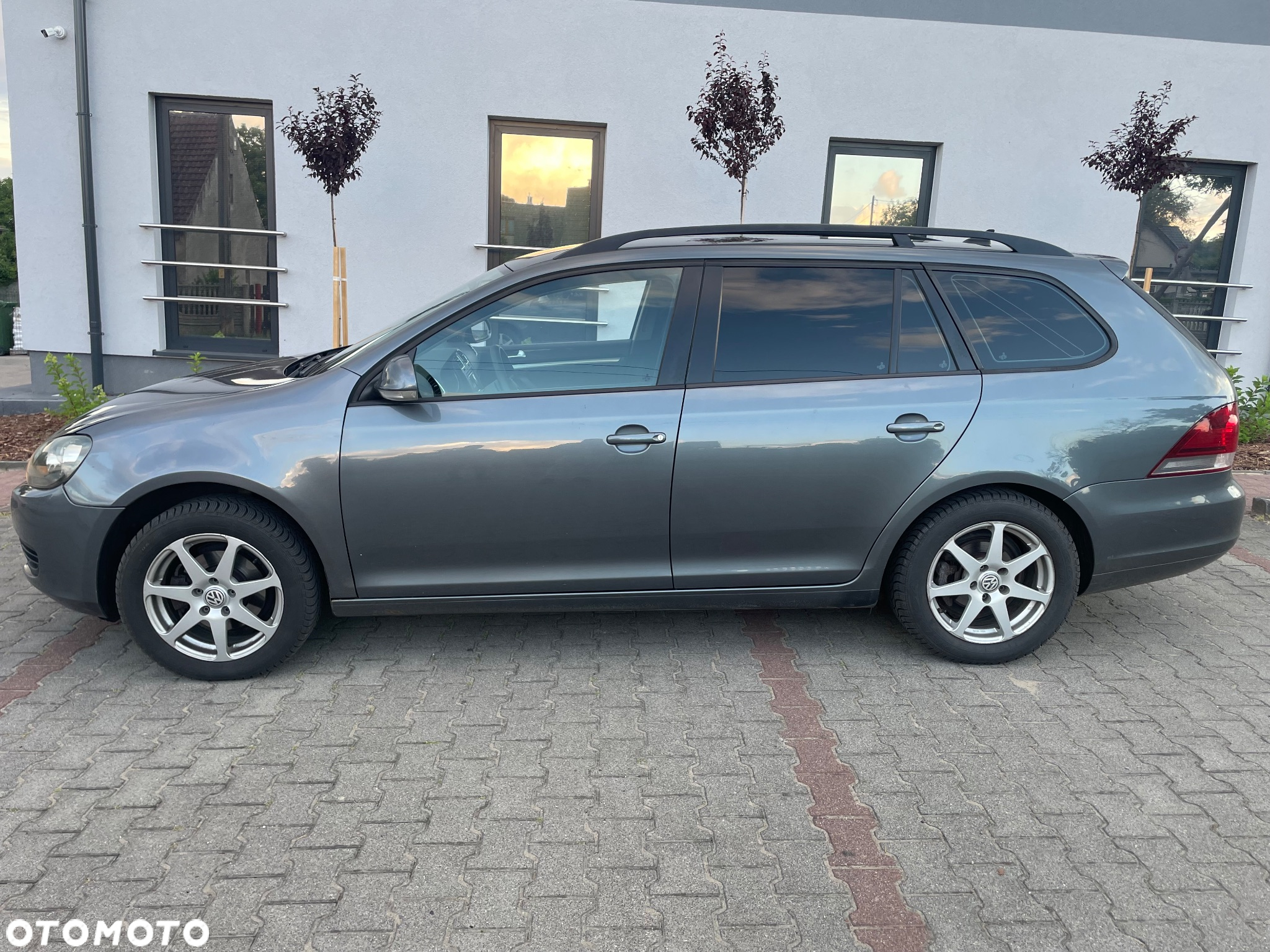Volkswagen Golf - 2