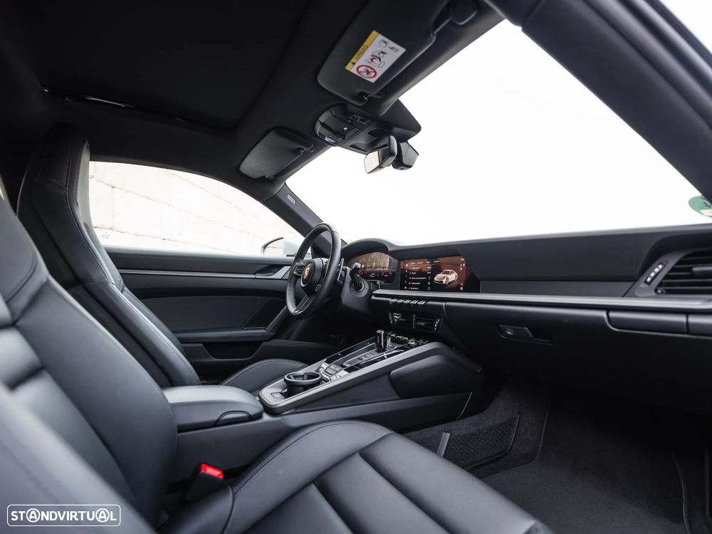 Porsche 911 (992) Carrera - 13