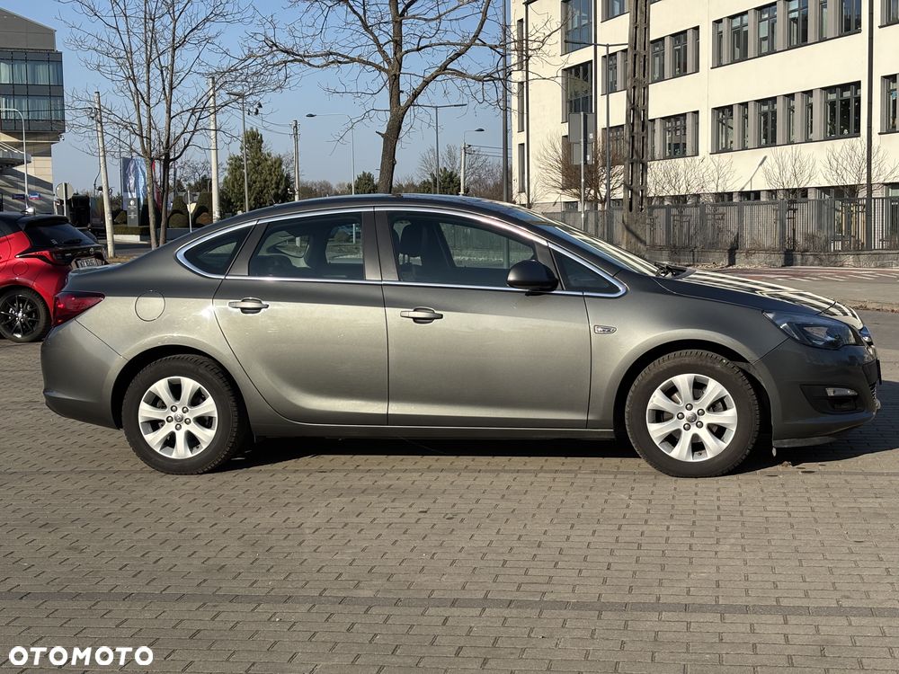 Opel Astra 1.4 T EU6 - 8