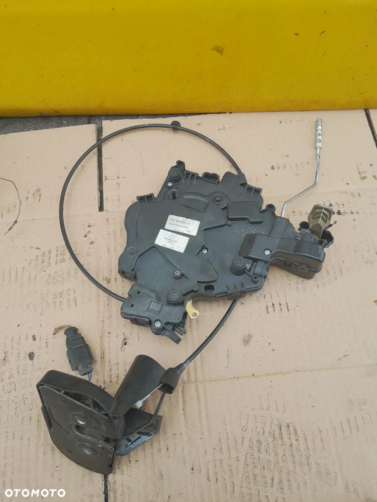 Zamek bocznych drzwi VW T5 7H0843654Q - 1